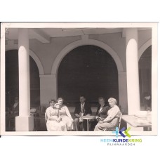 Lourdes 1958 vlnr ... Pastoor - Doortje Pastoor ...- Hein Pastoor - Marie Pastoor Drost - Dina Damen Coll HKR geschonken door H.v-d Laag F000001
